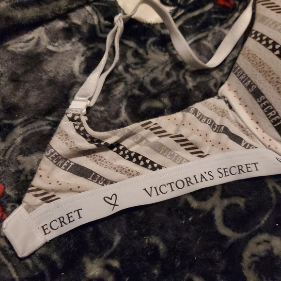 VS bra - Picture 3 of 4